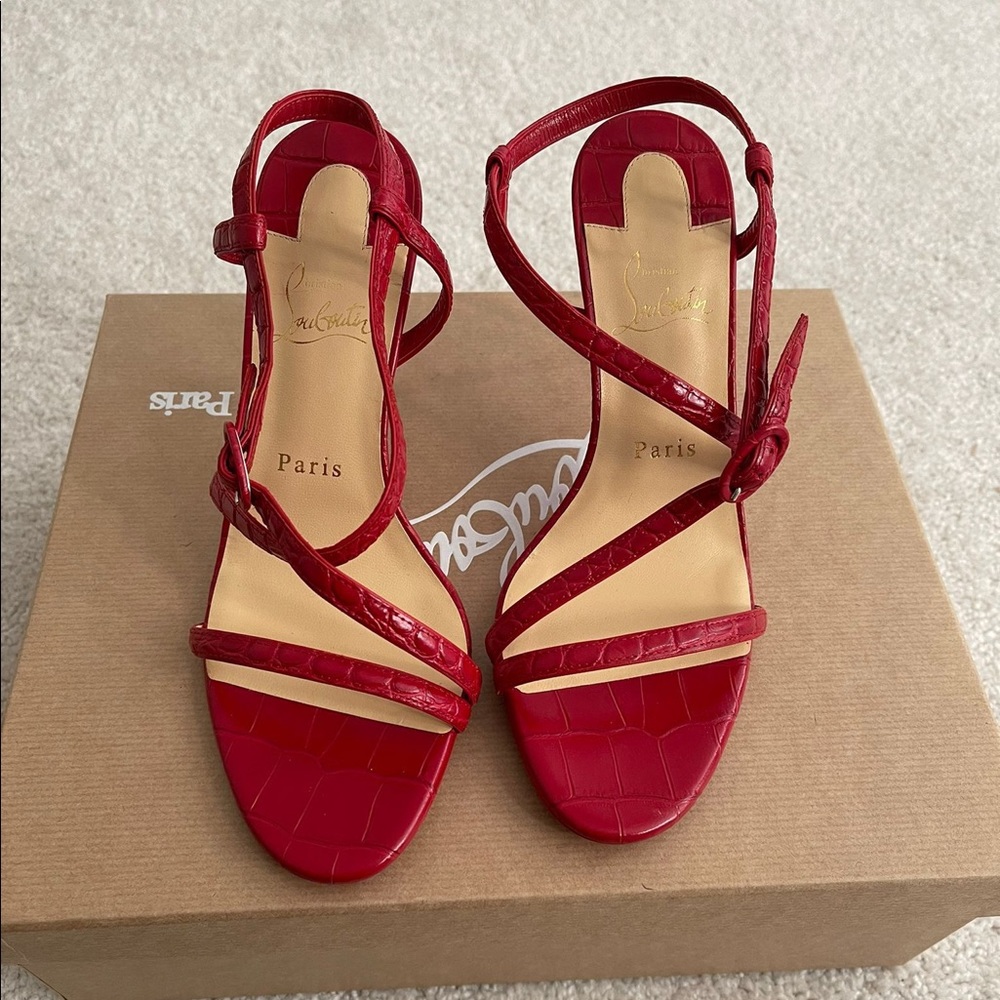 Authentic Beautiful comfortable Christian louboutin heels